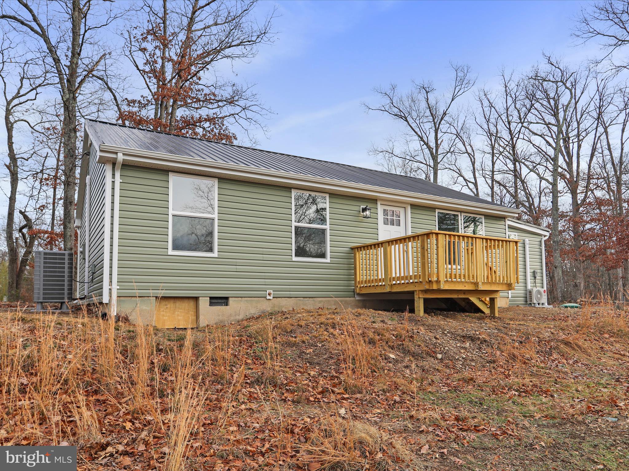 902 Wisteria Ln