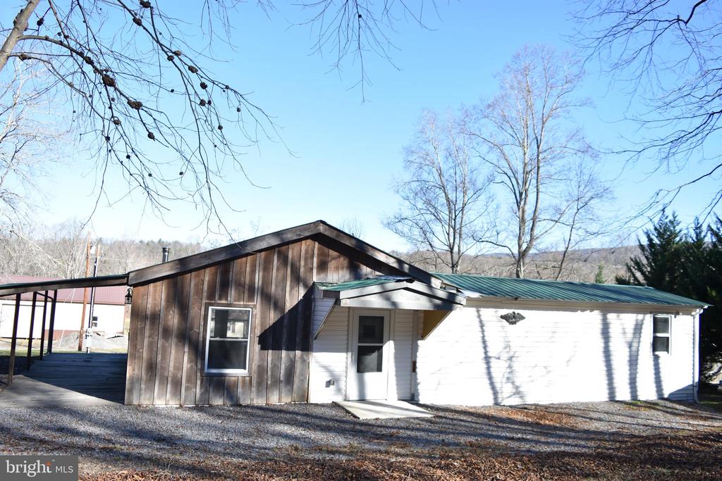 756 Oliver Ln