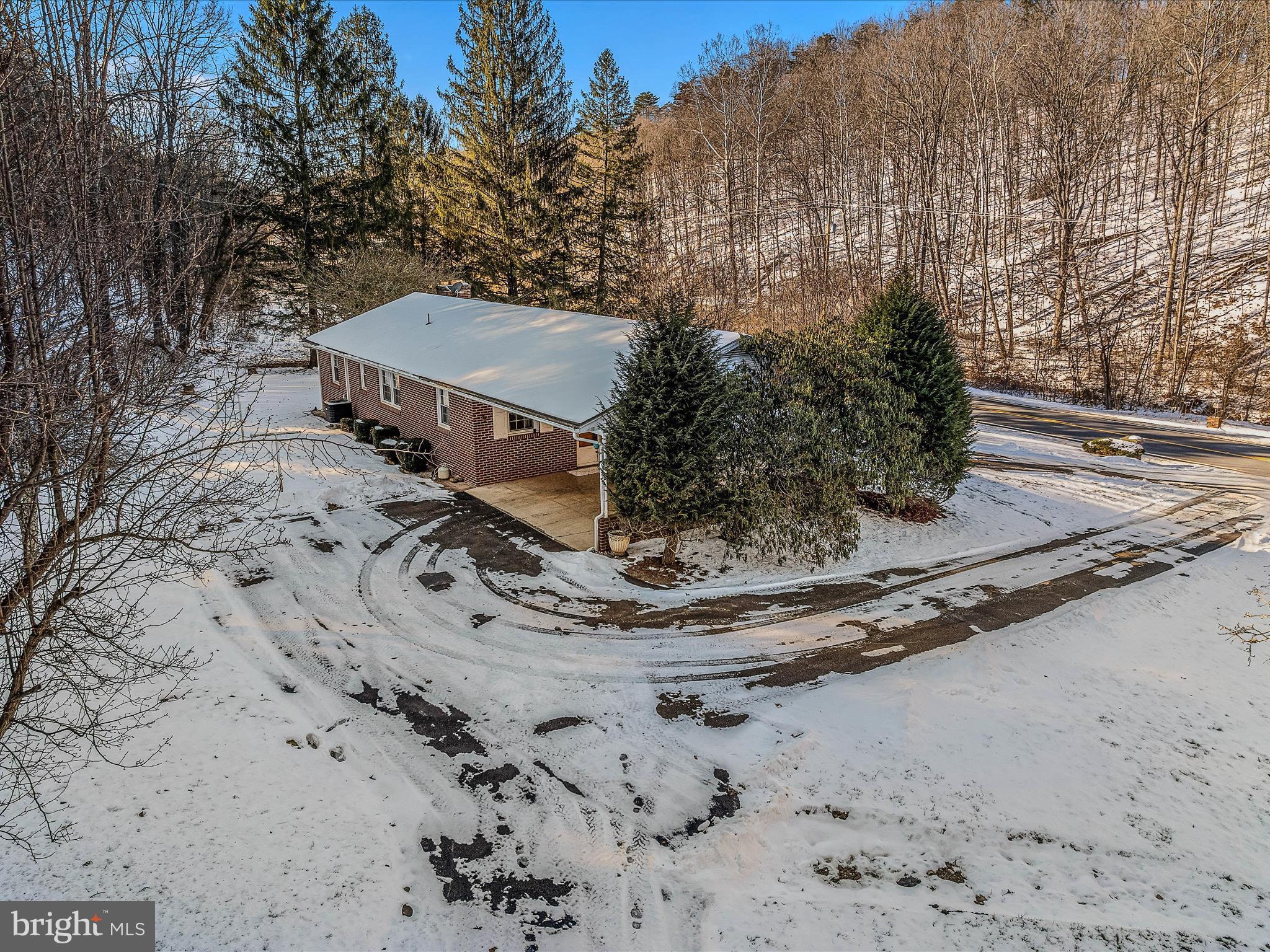 8855 Cacapon Rd