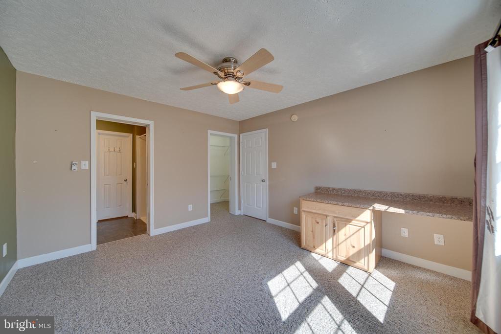 97 Bayonet Ct