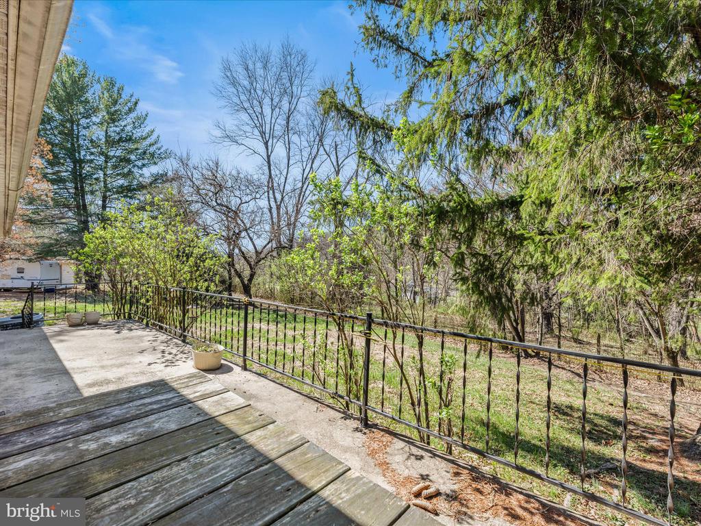64 Sarah Ann Ln