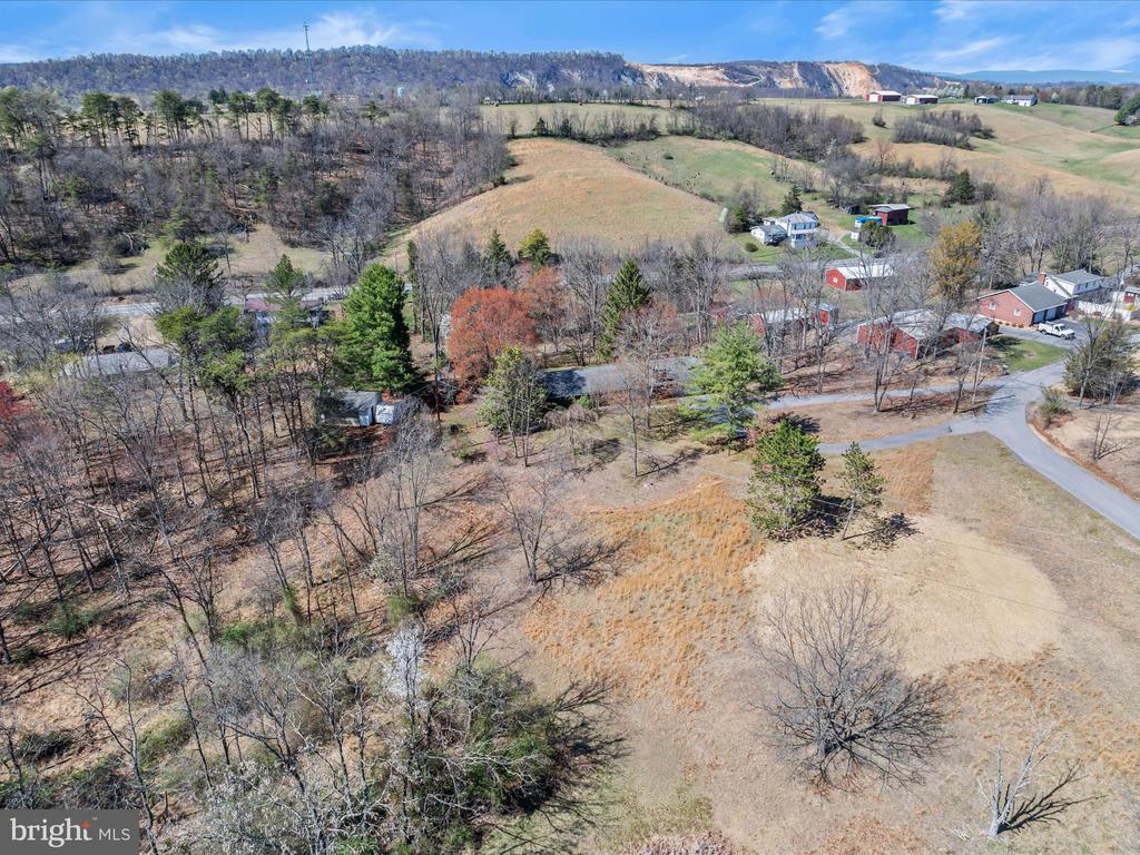64 Sarah Ann Ln