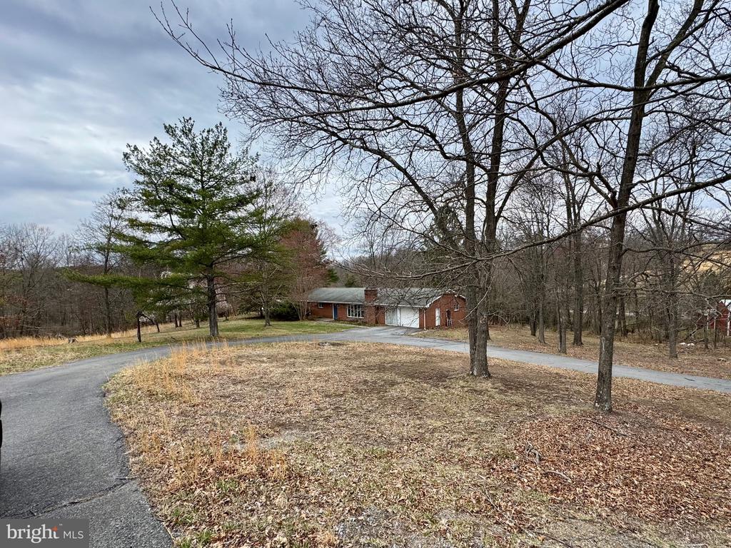 64 Sarah Ann Ln