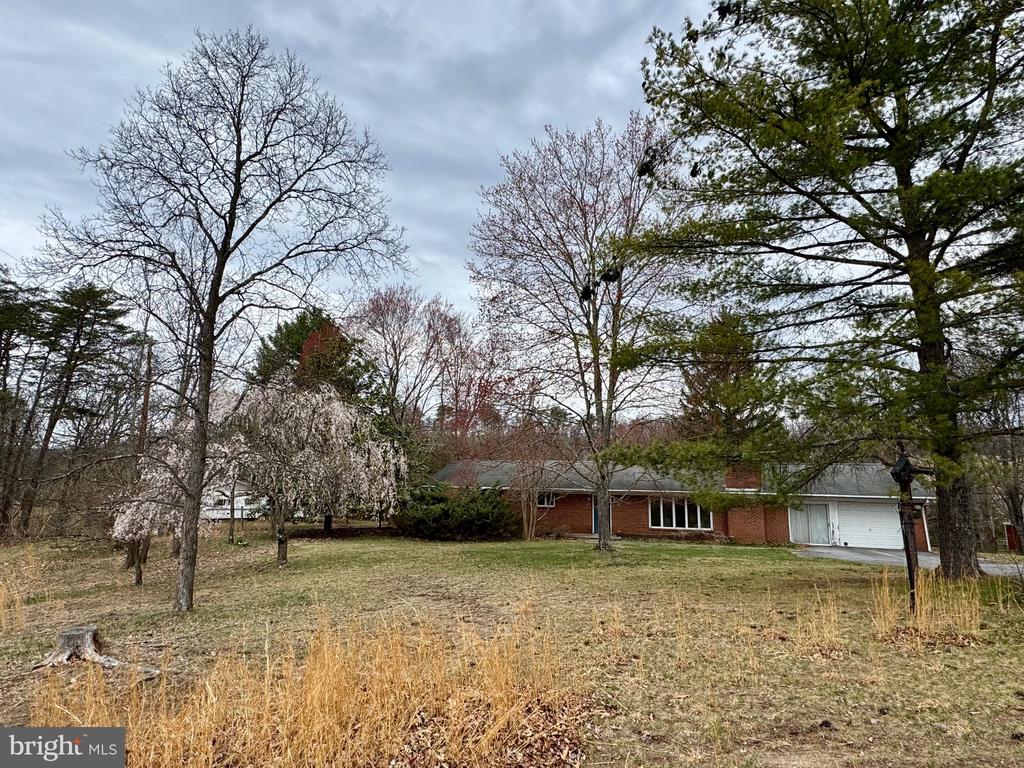 64 Sarah Ann Ln