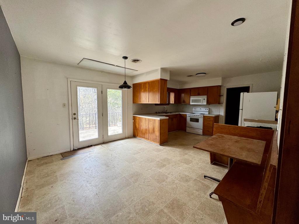 64 Sarah Ann Ln
