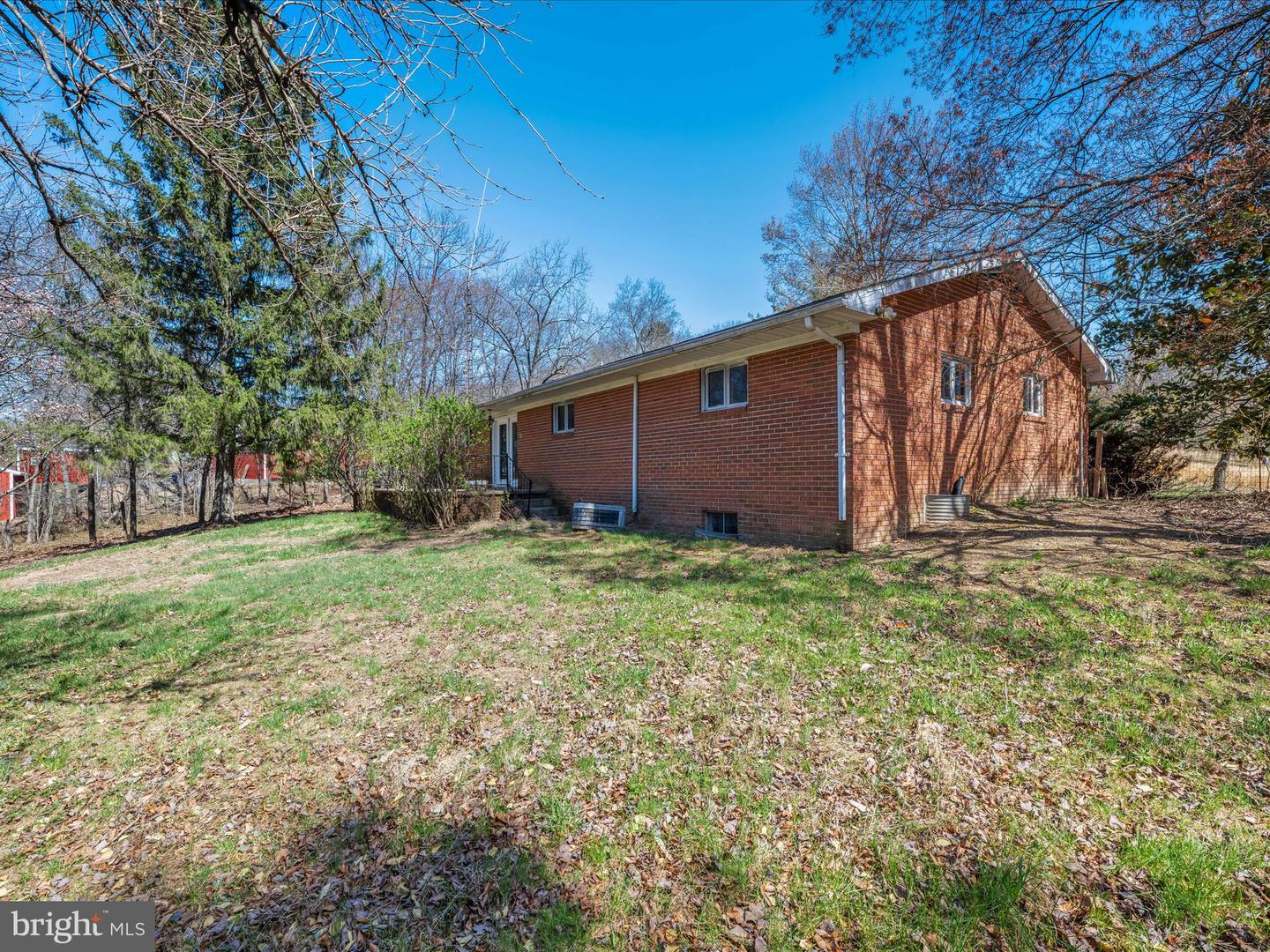 64 Sarah Ann Ln
