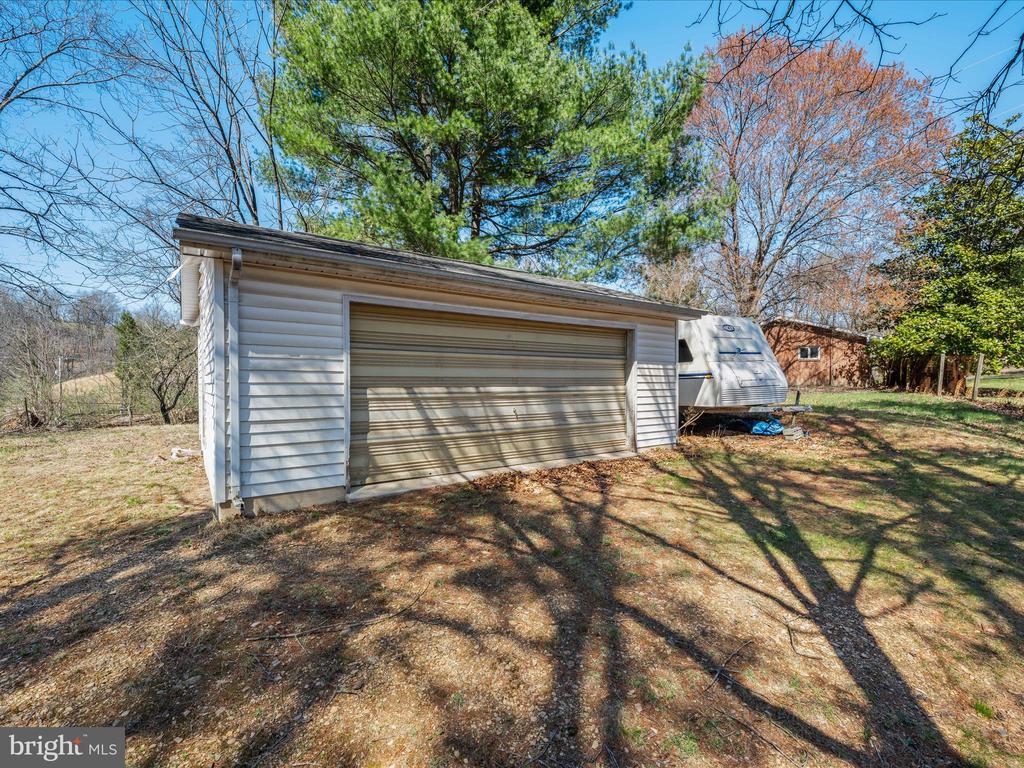 64 Sarah Ann Ln