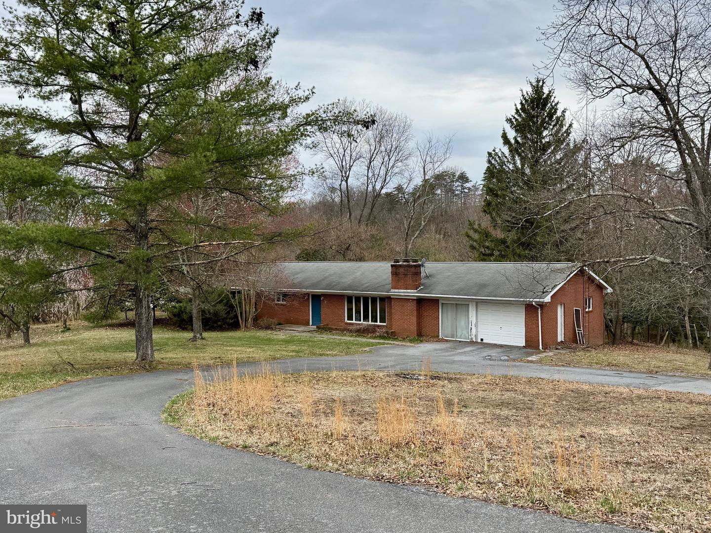 64 Sarah Ann Ln