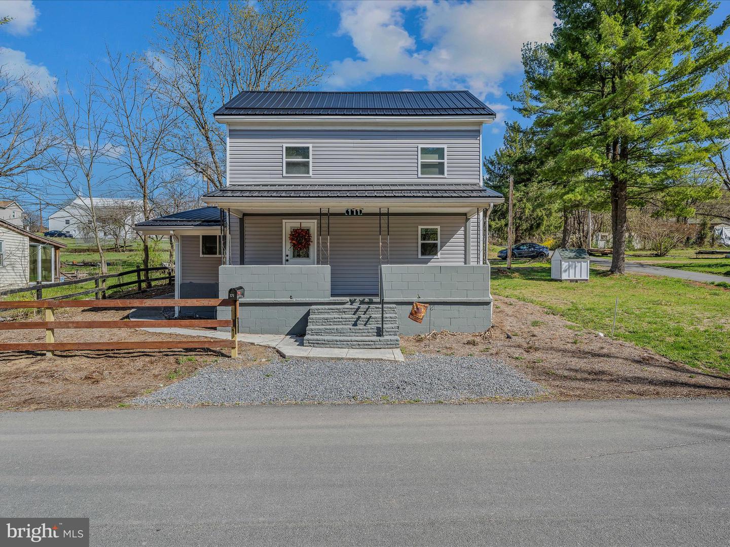 171 James St