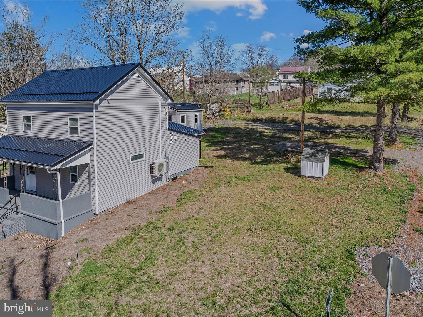 171 James St