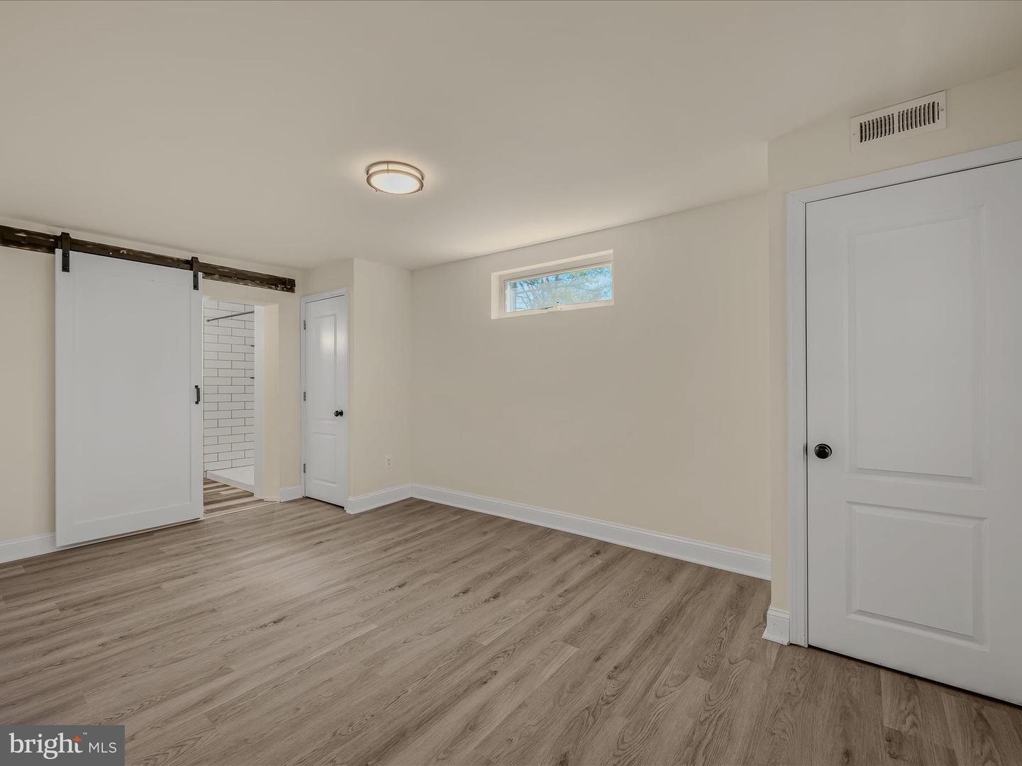 171 James St
