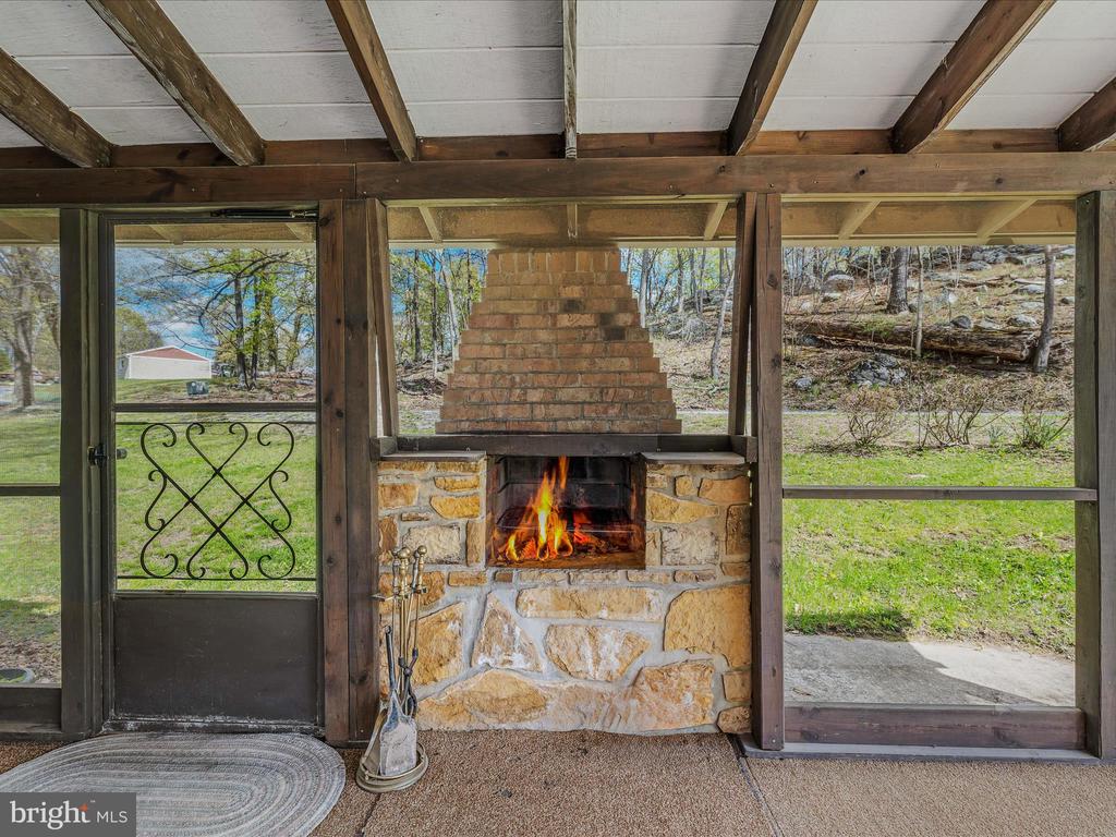 56 Sir Johns Run Rd