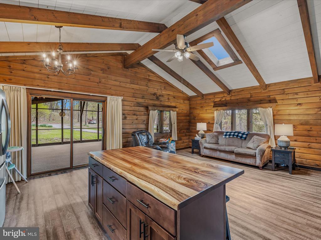 56 Sir Johns Run Rd