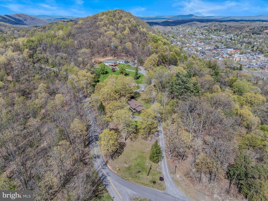 56 Sir Johns Run Rd