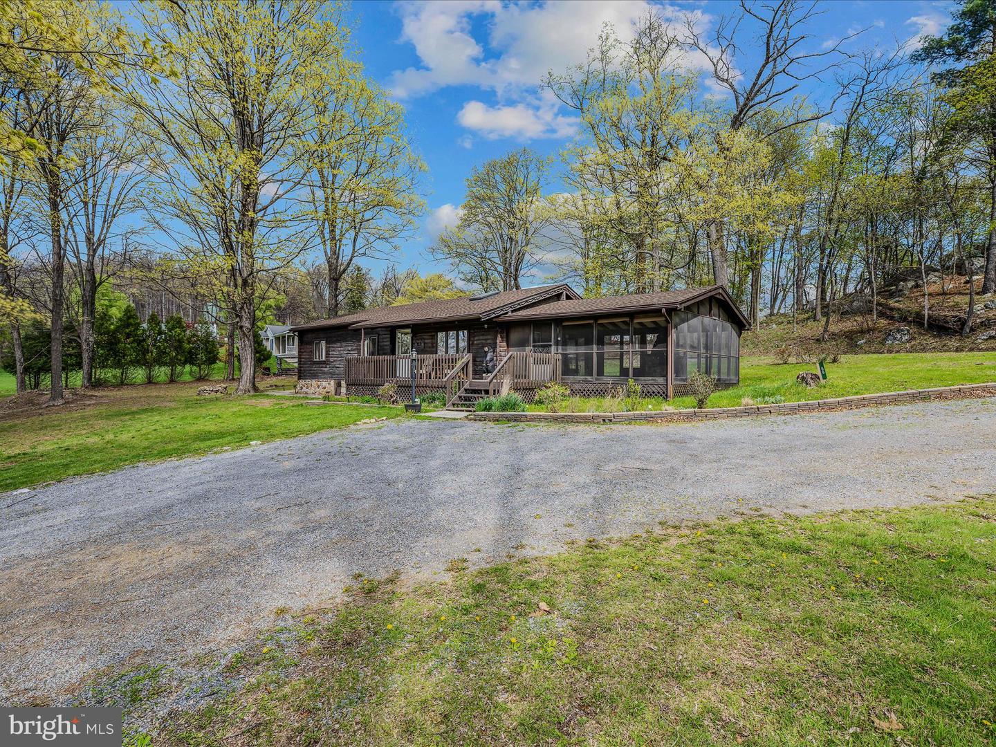 56 Sir Johns Run Rd