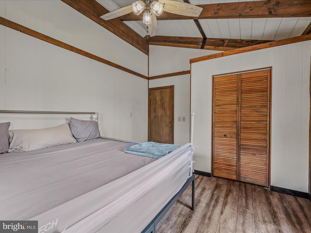56 Sir Johns Run Rd