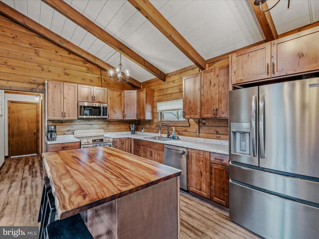 56 Sir Johns Run Rd