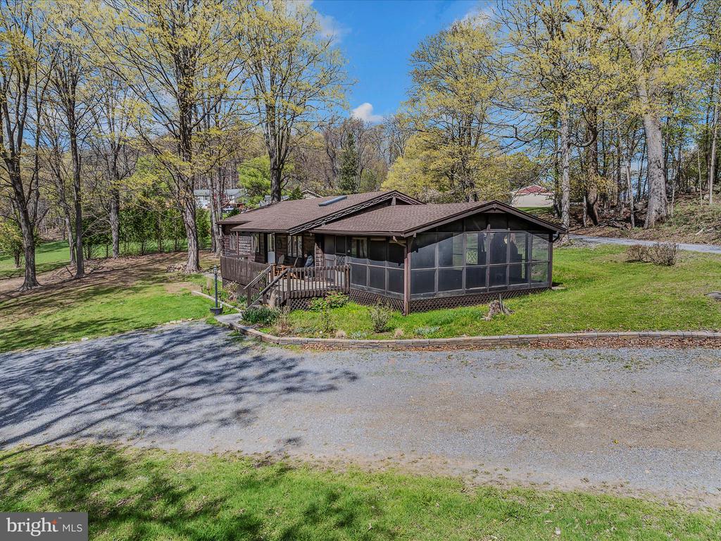 56 Sir Johns Run Rd