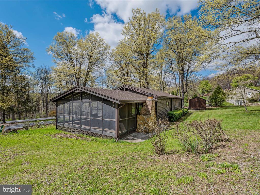 56 Sir Johns Run Rd