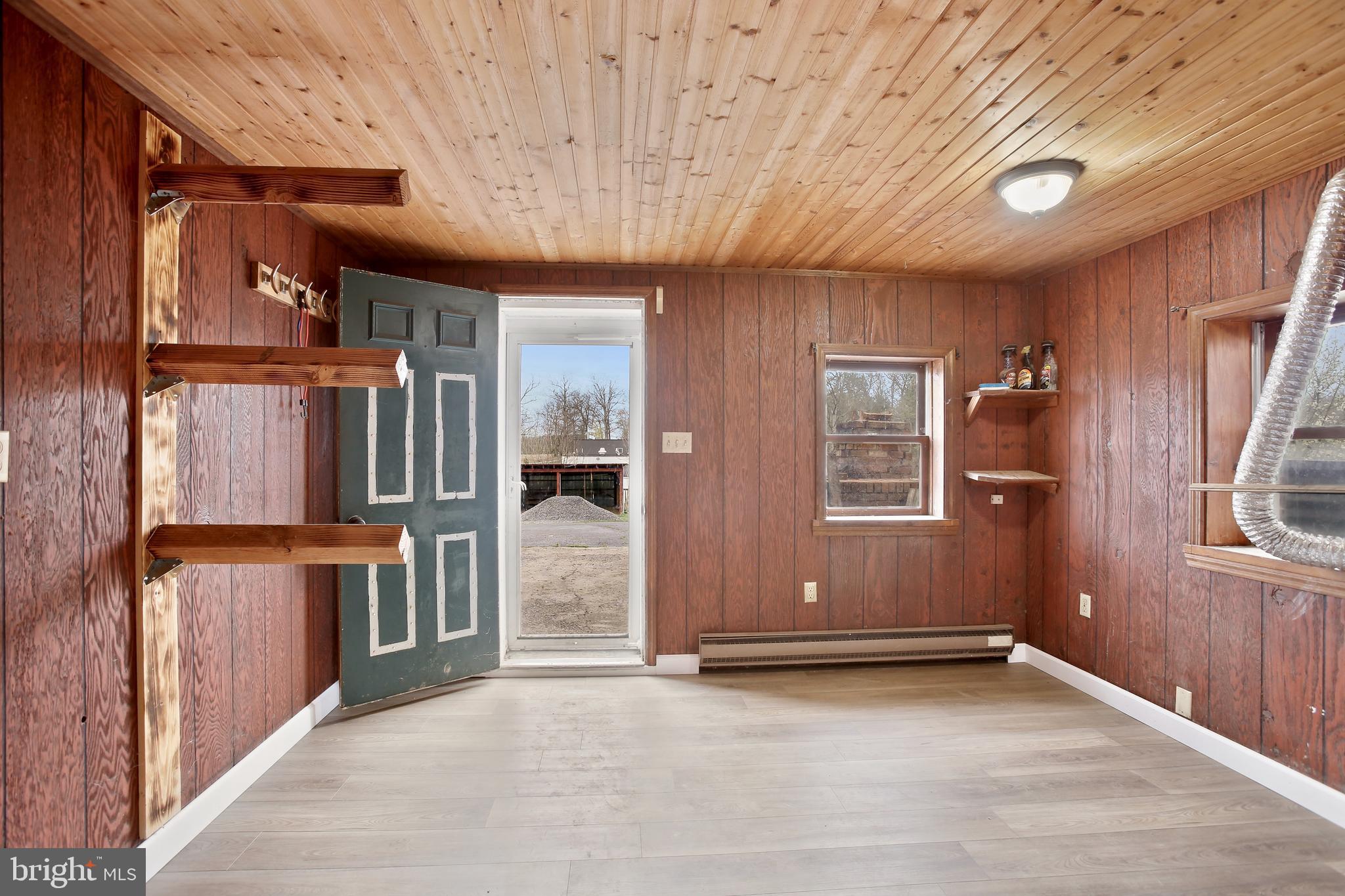 10460 Martinsburg Rd