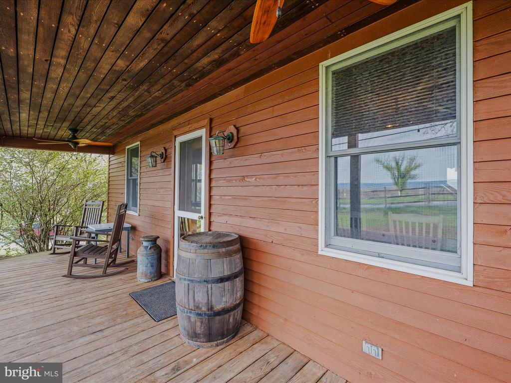 4232 Fairview Dr