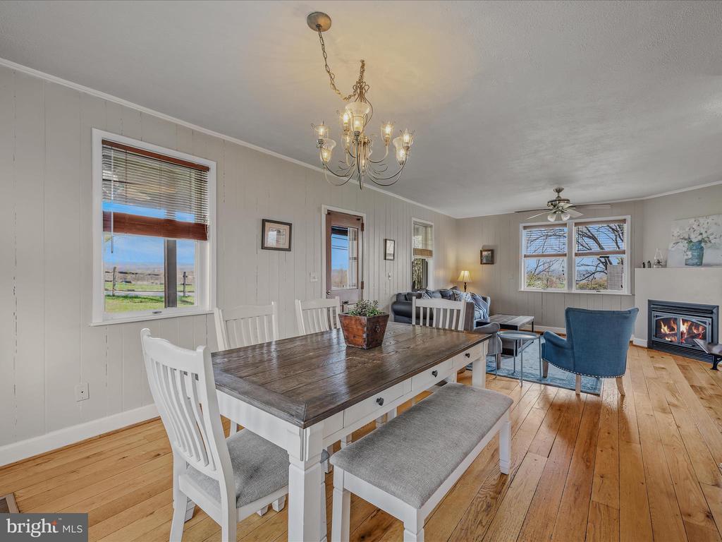 4232 Fairview Dr
