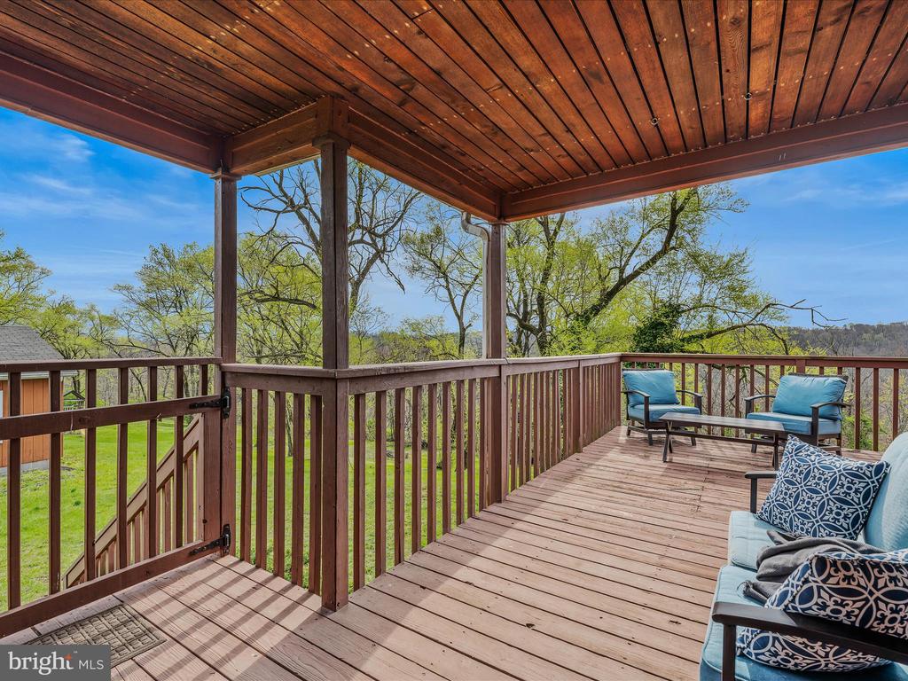 4232 Fairview Dr