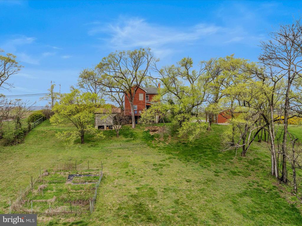 4232 Fairview Dr