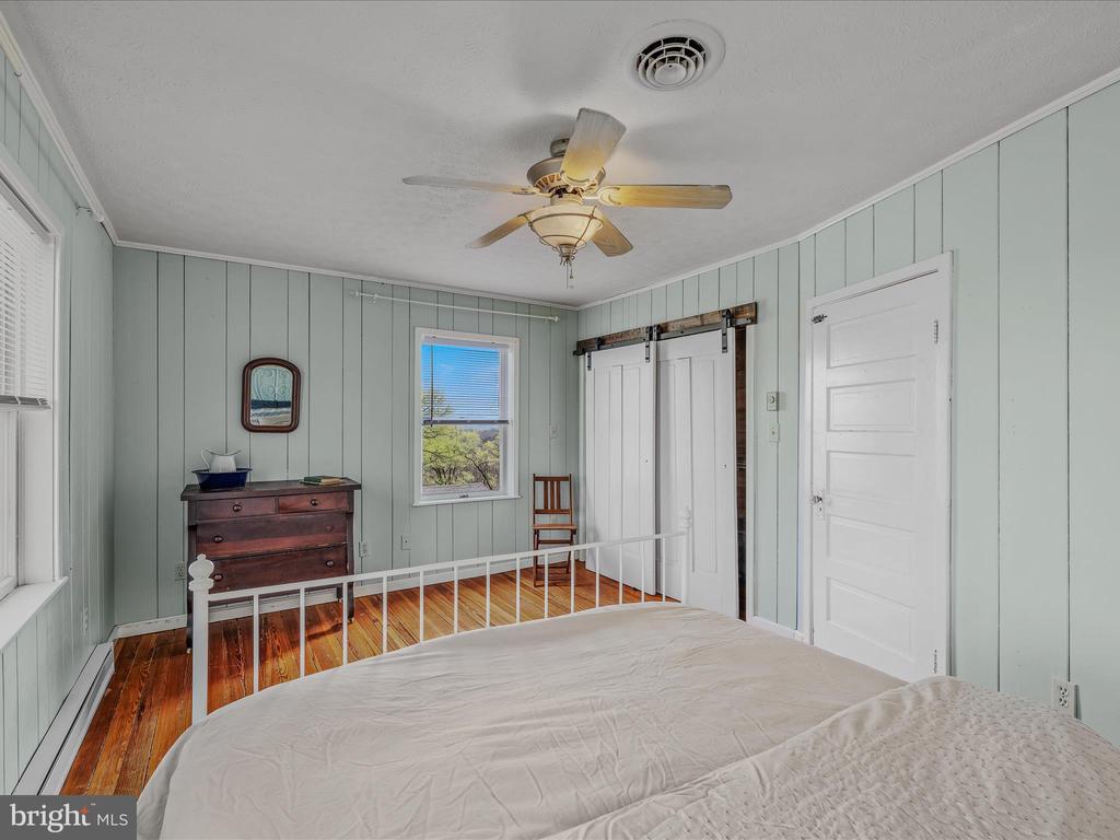 4232 Fairview Dr