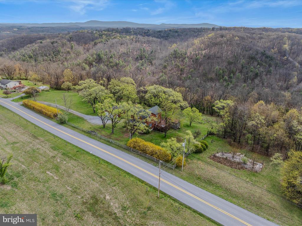 4232 Fairview Dr