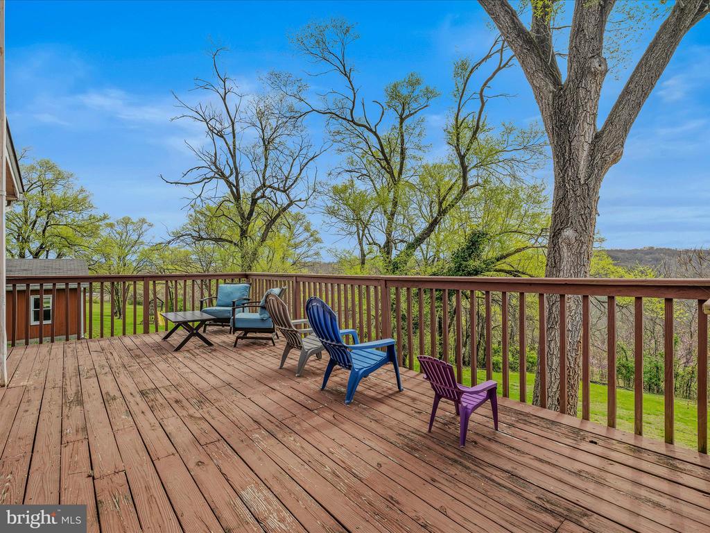 4232 Fairview Dr