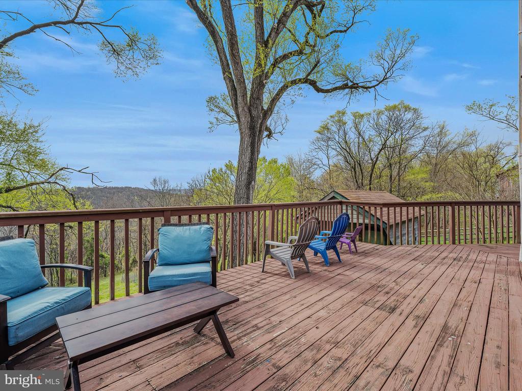 4232 Fairview Dr