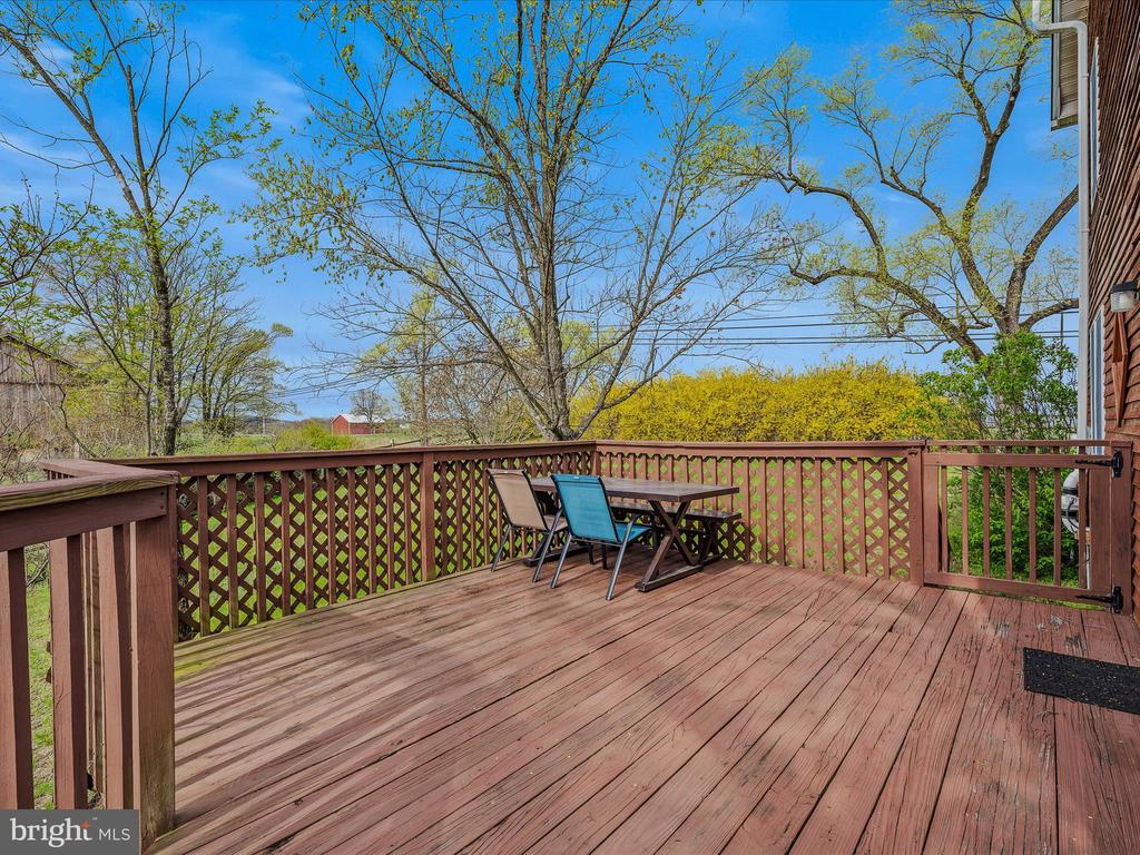 4232 Fairview Dr