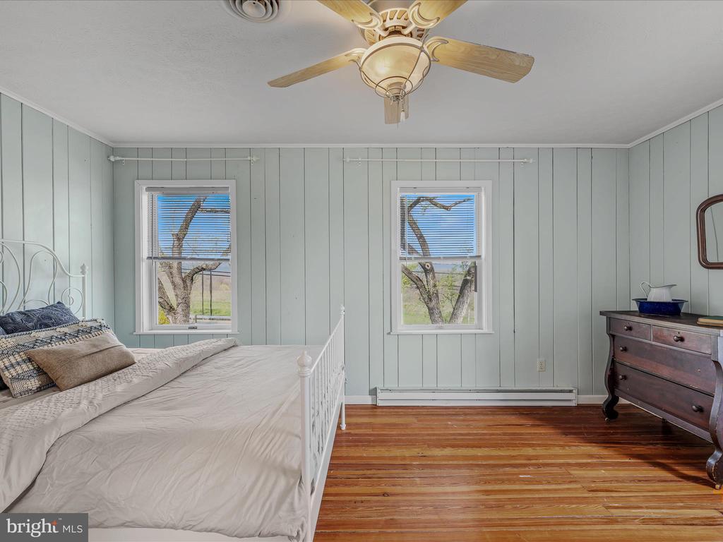 4232 Fairview Dr