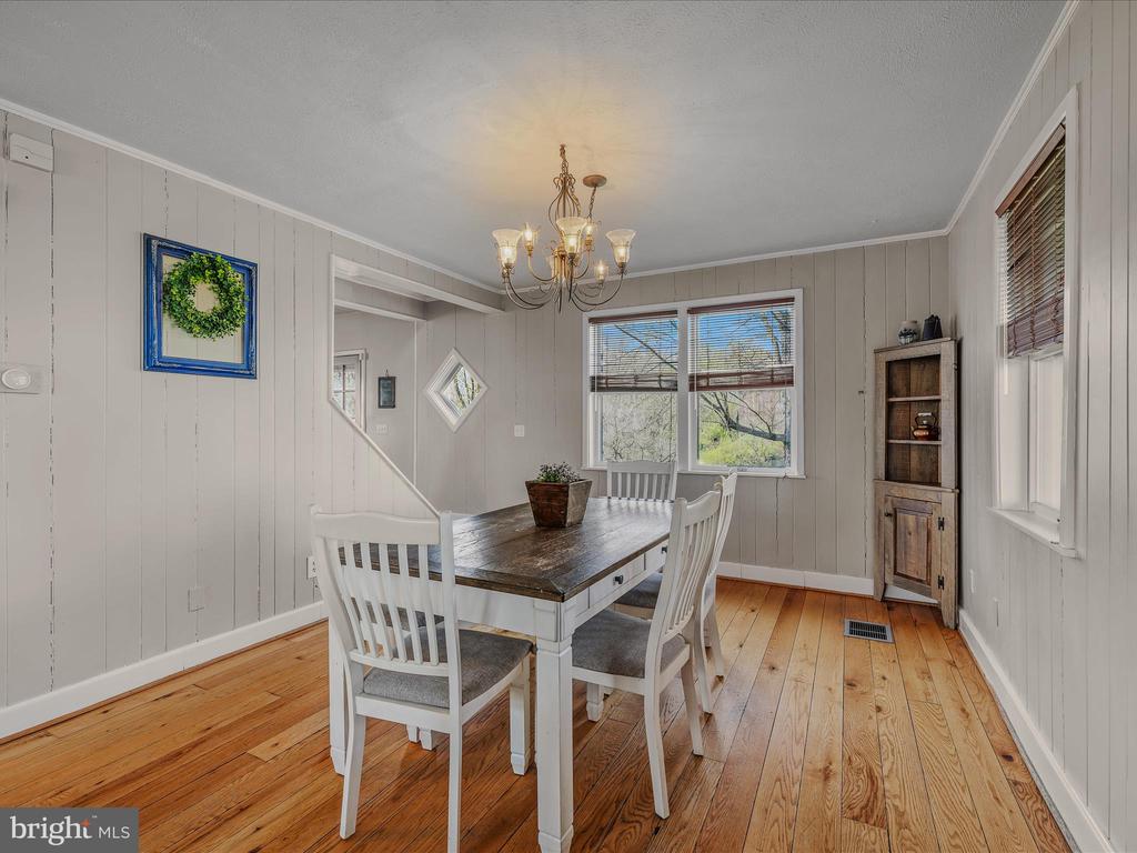 4232 Fairview Dr