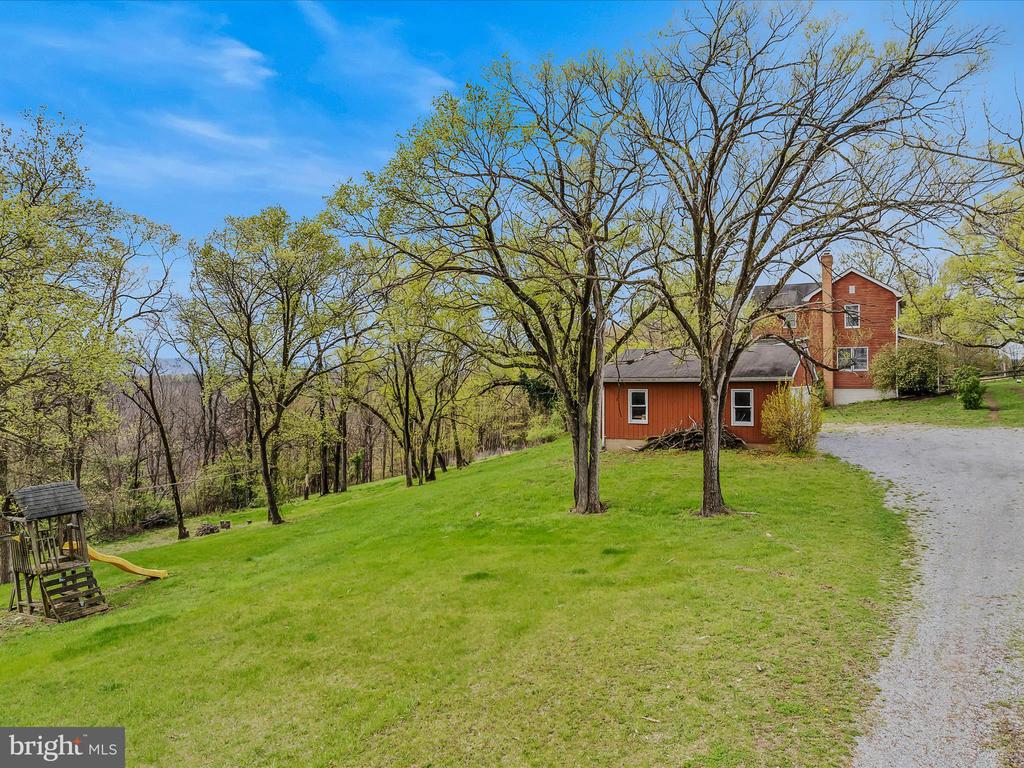 4232 Fairview Dr