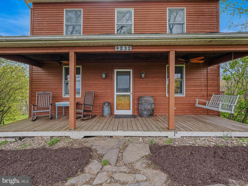 4232 Fairview Dr