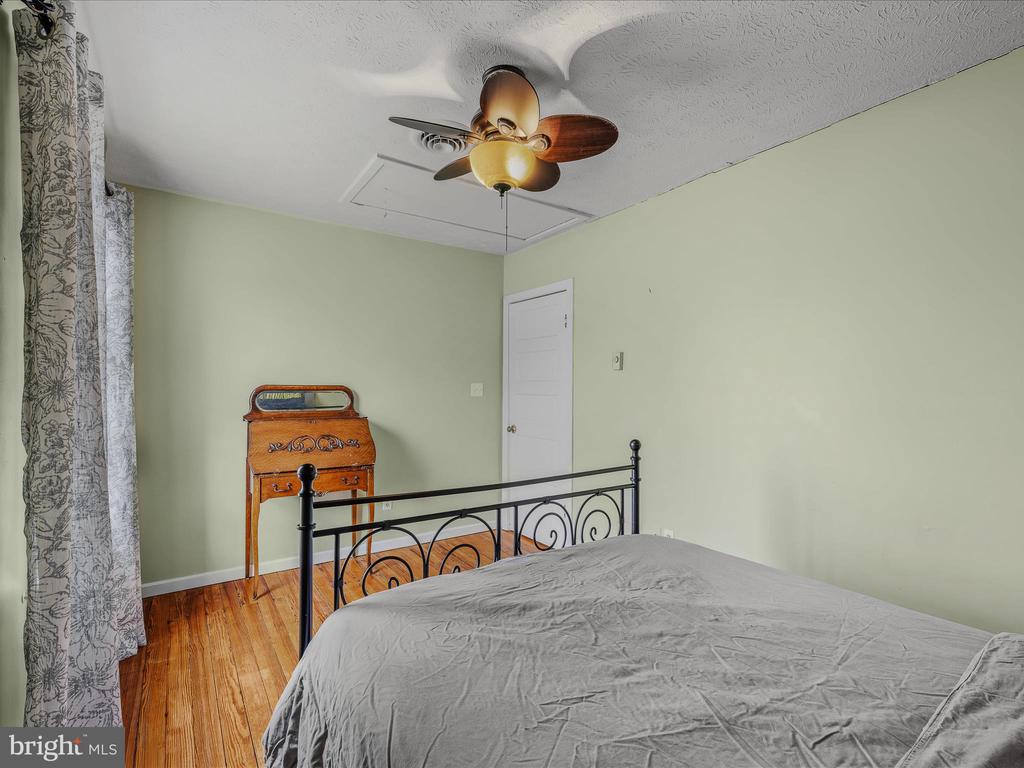 4232 Fairview Dr