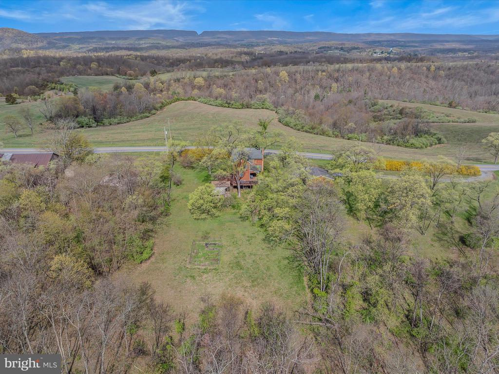 4232 Fairview Dr