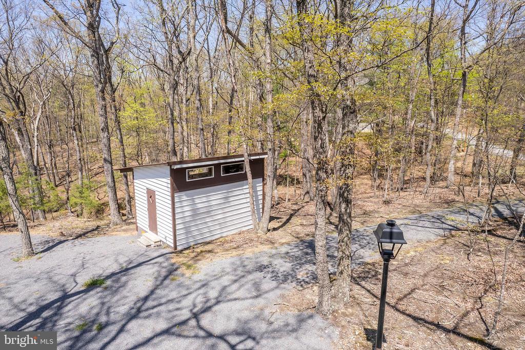 275 OAK FOREST LANE