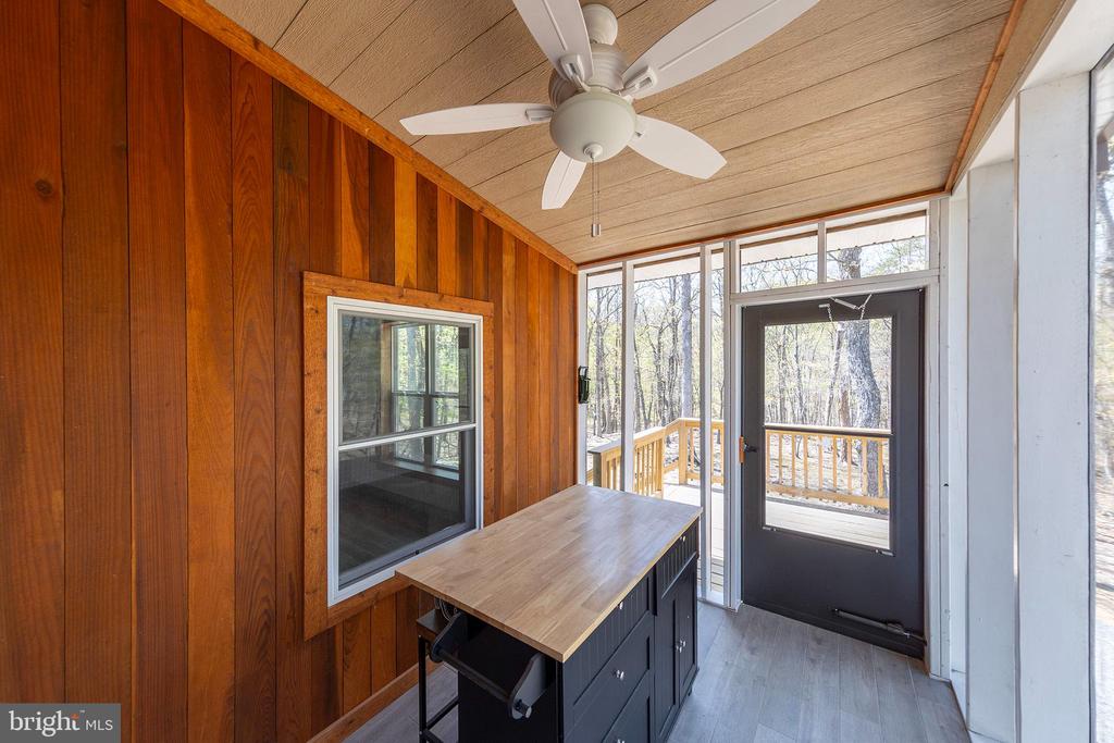 275 OAK FOREST LANE