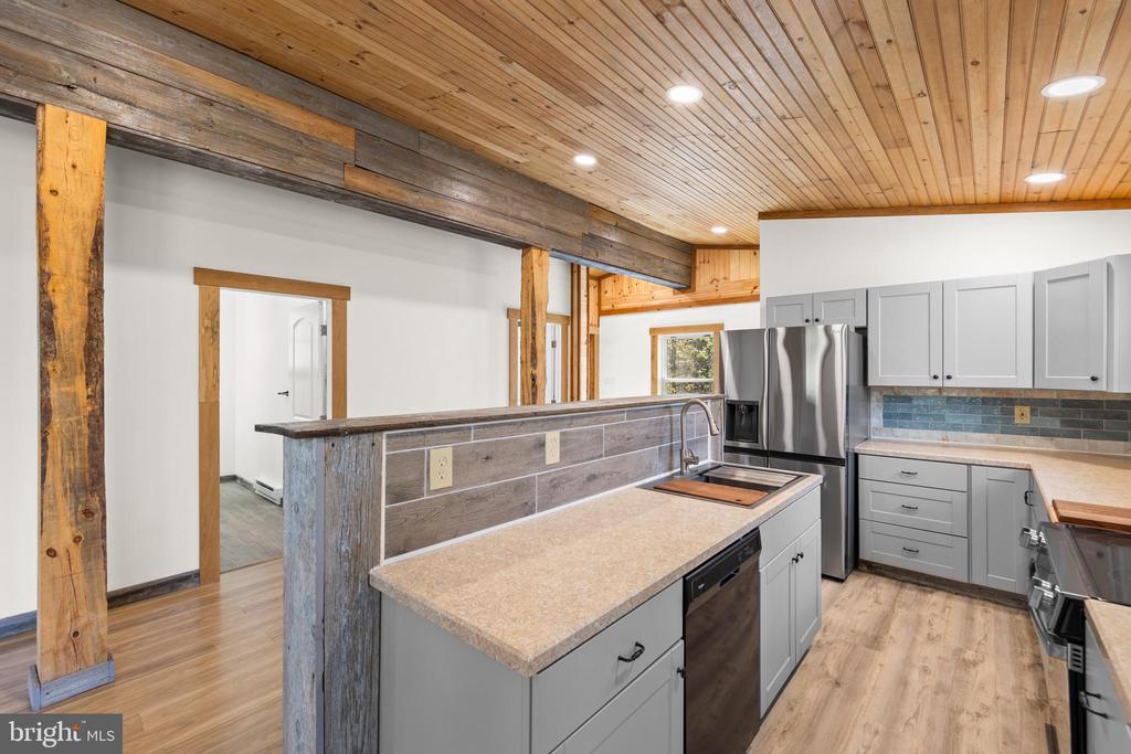 275 OAK FOREST LANE