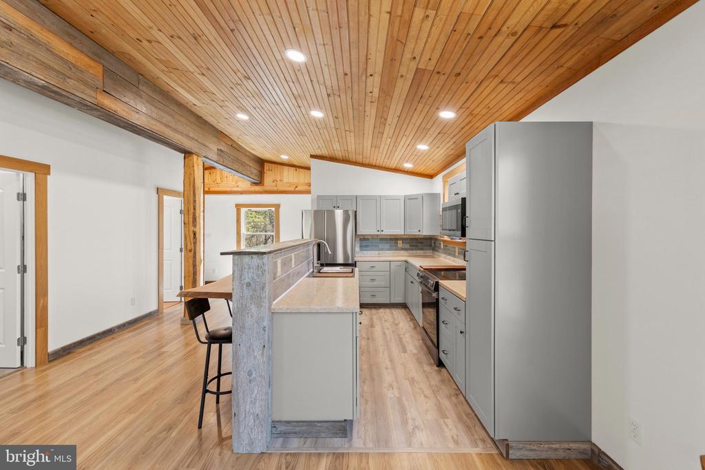 275 OAK FOREST LANE