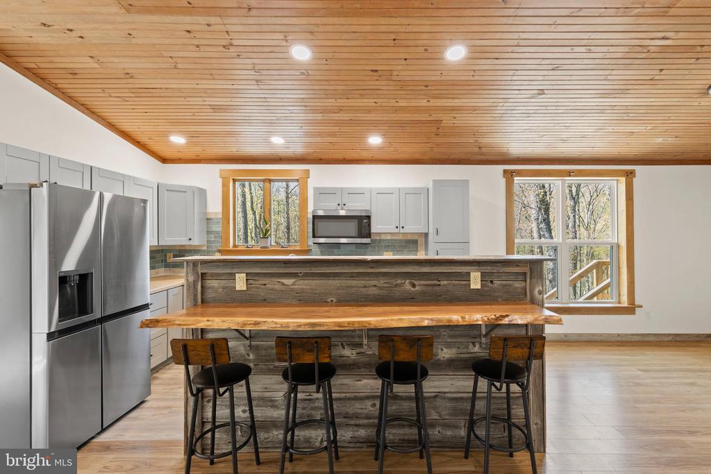 275 OAK FOREST LANE
