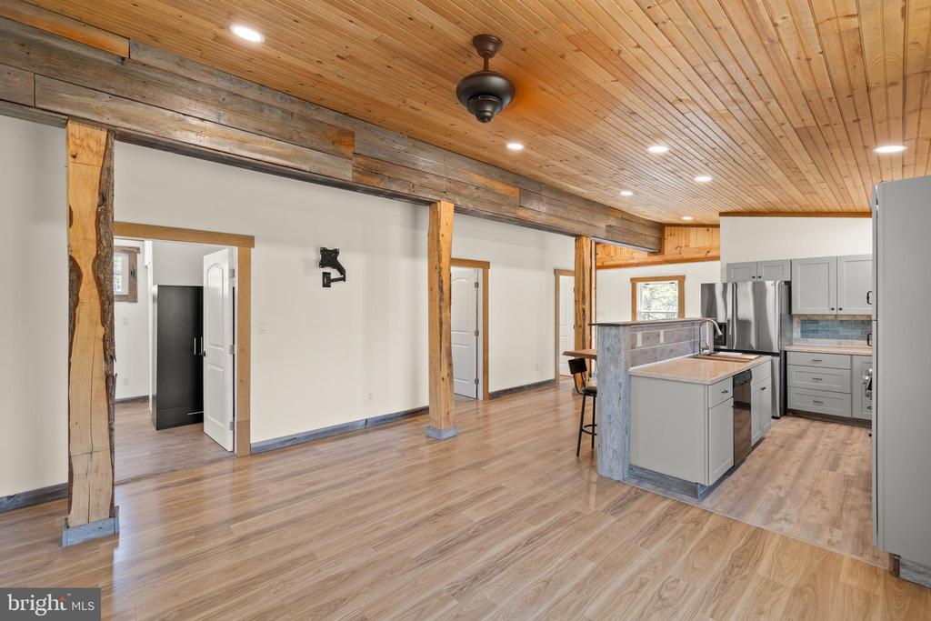 275 OAK FOREST LANE