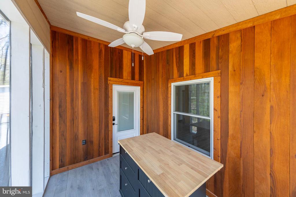 275 OAK FOREST LANE