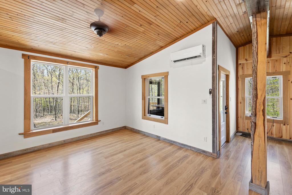 275 OAK FOREST LANE