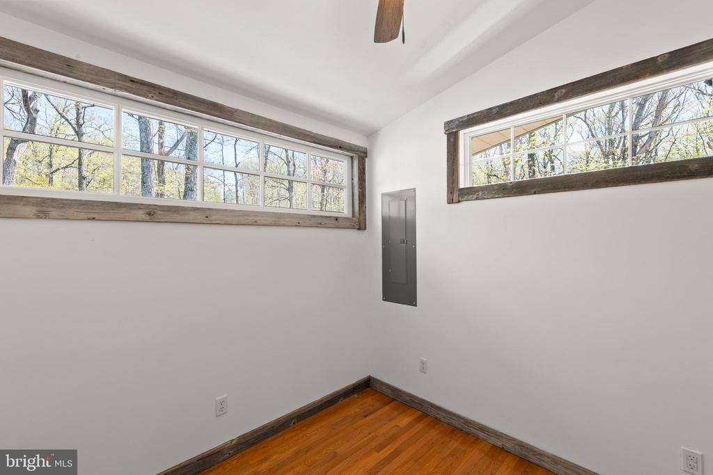 275 OAK FOREST LANE