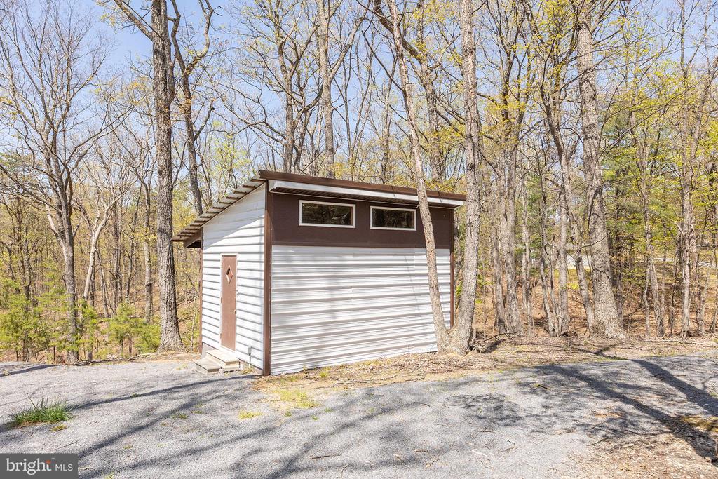 275 OAK FOREST LANE