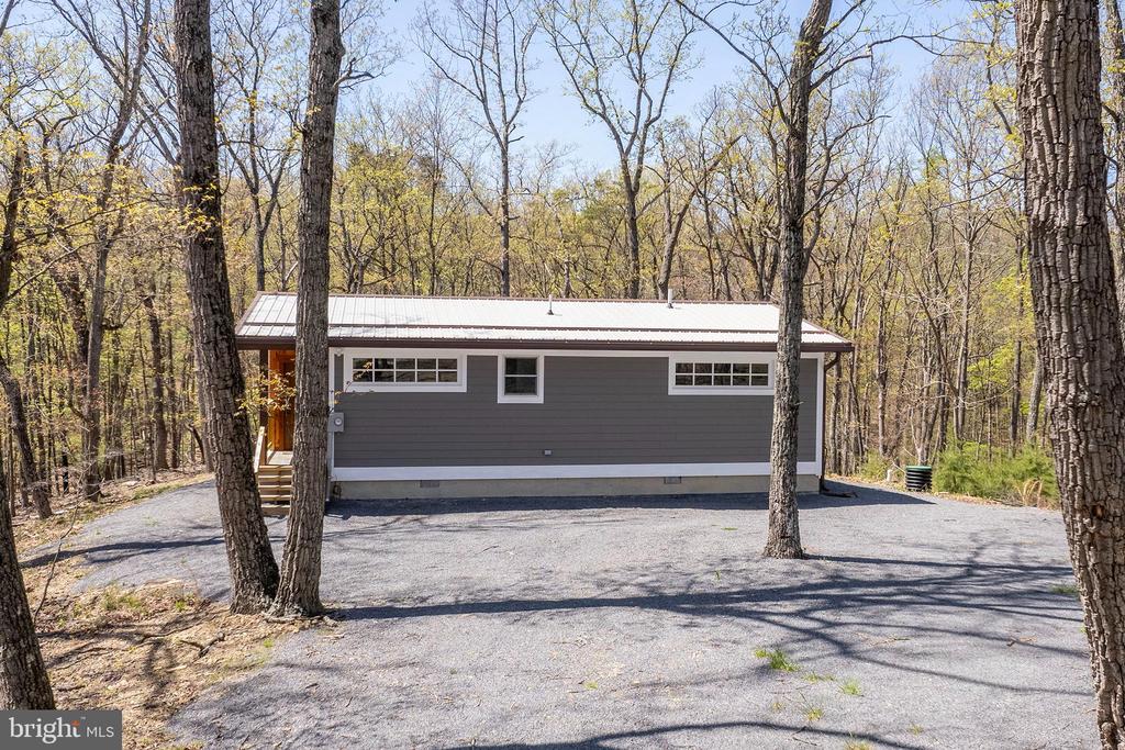 275 OAK FOREST LANE